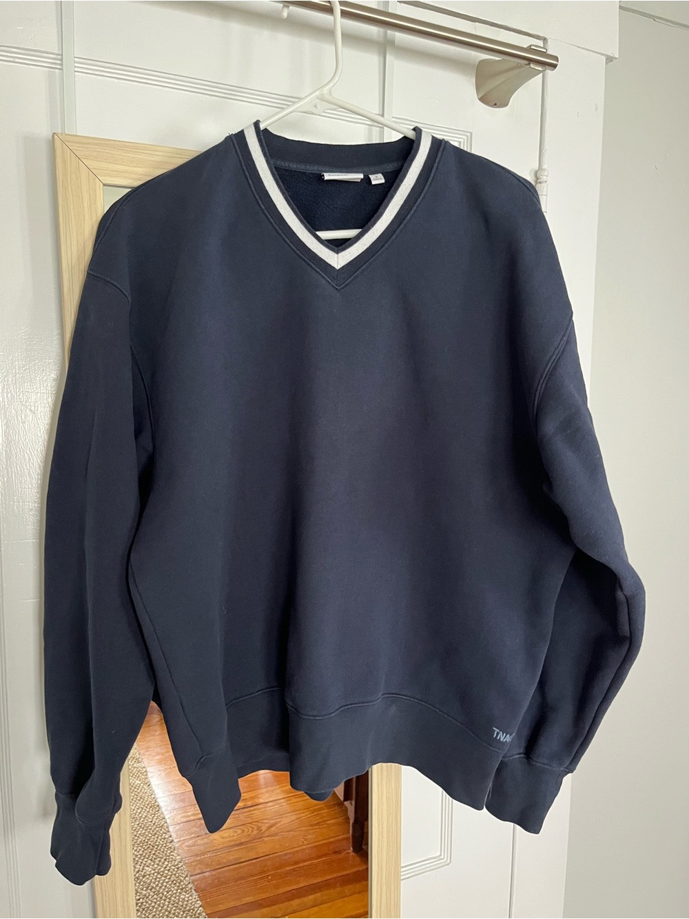 Aritzia TNA Small Navy Boyfriend Fit V-Neck Sweater